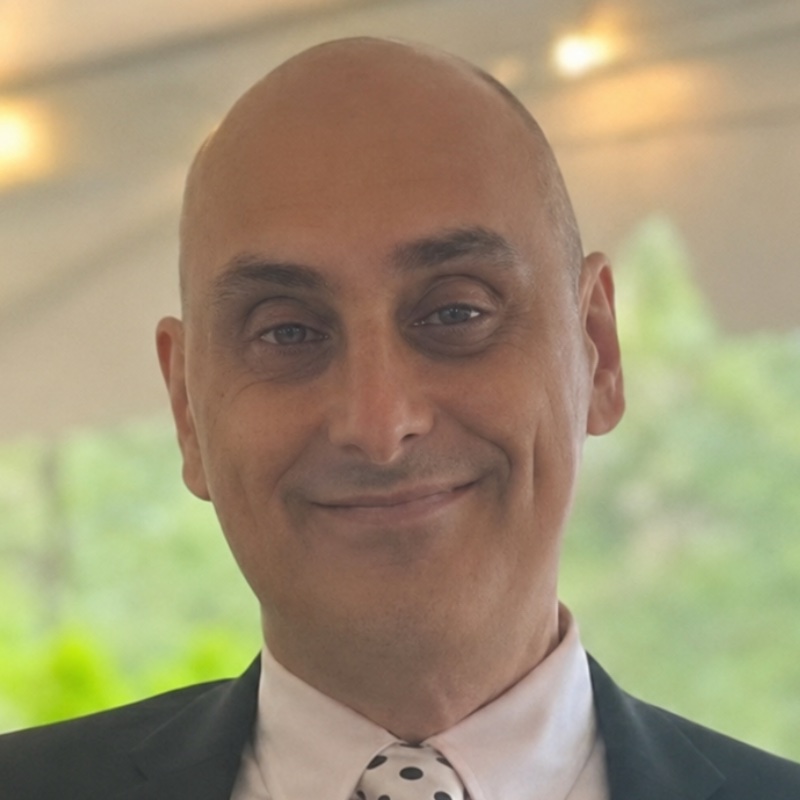 Bob Medeiros